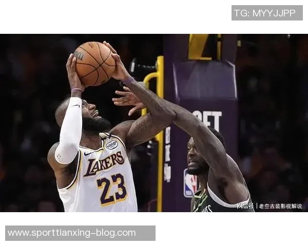 兰德尔半场表现稳定11投6中贡献14分4篮板1助攻1抢断